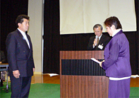 八街産直会の贈呈式の模様